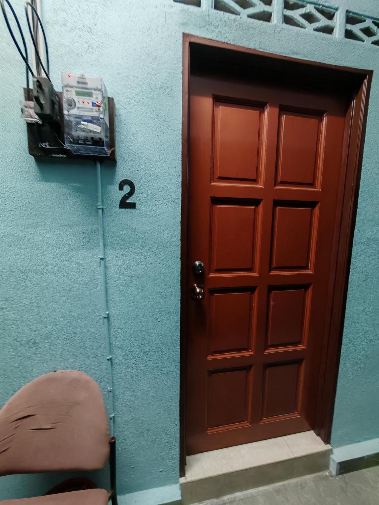 Homestay Banting #5, Islam, 1Bilik-6Pax, #Bilik1# 3Bed-2Tilamyoga-1Aircon, #Hall# Sofa-Kipas-Tv-Iron, #Dapur# Stove-Kettle-Periuknasi, #No Towel מראה חיצוני תמונה